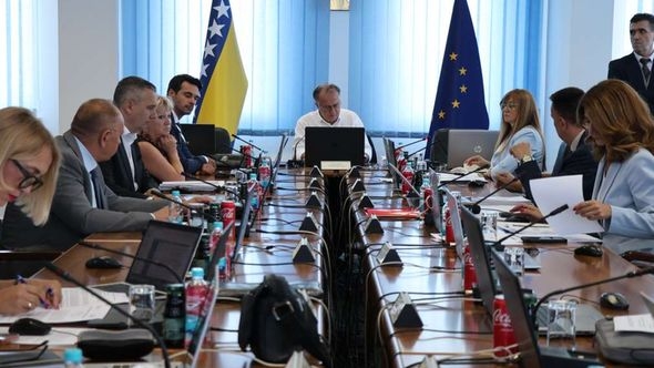 Vlada FBiH: Za rekonstrukciju magistralnog toplovoda u Tuzli 1,8 miliona KM