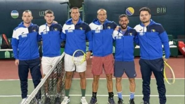 Teniseri BiH igraju protiv Uzbekistana, prvi na terenu Mirza Bašić
