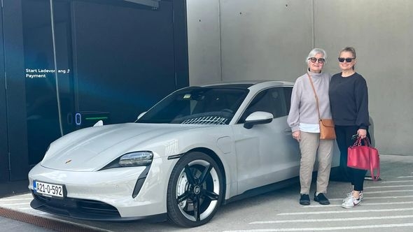 Porsche Taycan i osmijeh moje majke