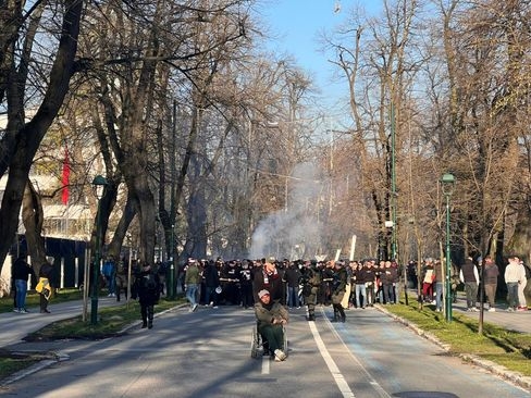 Video / Horde zla u korteu krenule ka Grbavici