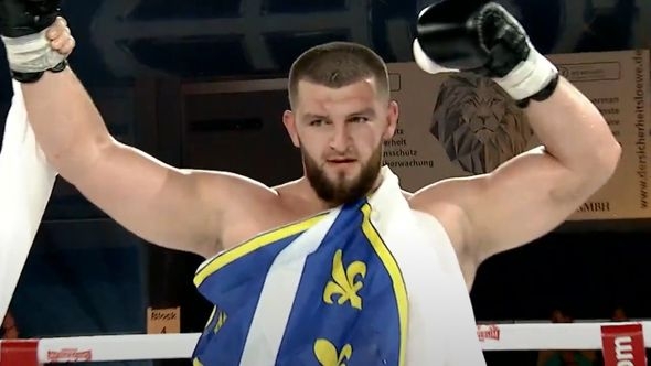 Krnjić ide po veliki iskorak: Bh. teškaš u maju napada WBC International pojas protiv Alijeva