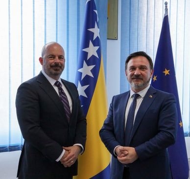Ginkel s Hasičevićem: SAD spremne isporučiti gorivo i dopuniti skladišta ukoliko se ukinu carine