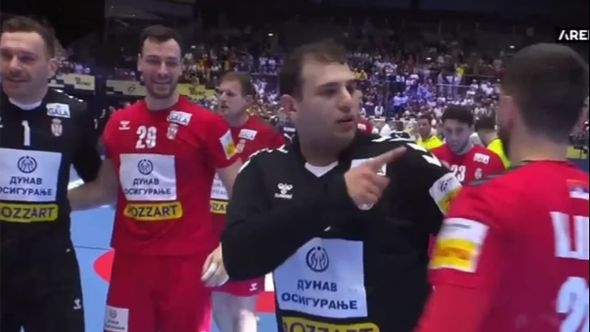 Golman Srbije zabranio saigraču da skandira "sporne" riječi tokom slavlja velike pobjede
