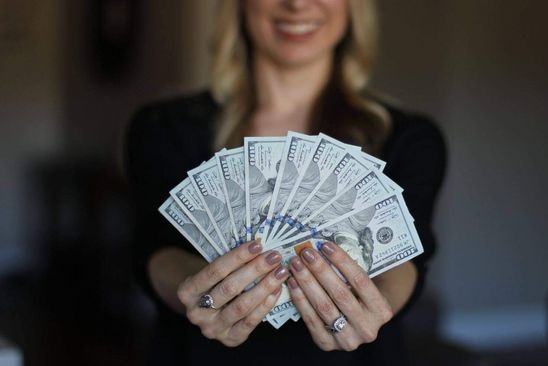 Ovi horoskopski znakovi lude za luksuzom i bogatstvom: Jeste li i vi materijaliste?