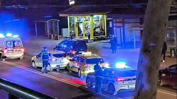 Saobraćajna nesreća u Sarajevu: Sudarili se automobil i taksi vozilo 