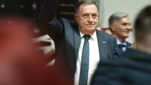 Dodik ponovo govorio o razdruživanju: "Srbima jedino preostaje da se spašavamo iz tog broda koji tone"