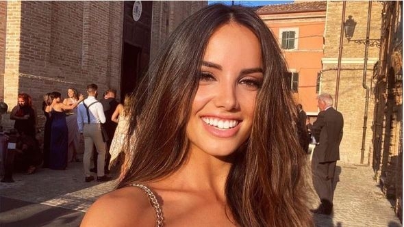 Poznata novinarka se skinula u Dubaiju i zaludila mreže 