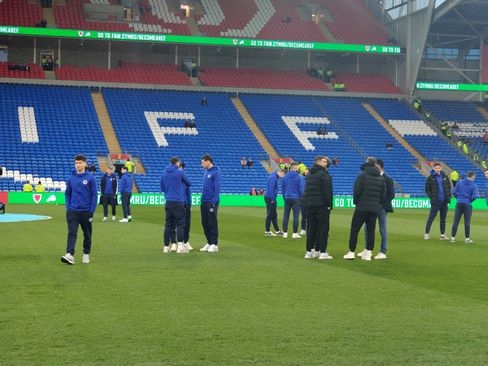 Video / Zmajevi izašli da osjete teren, pogledajte stadion u Kardifu