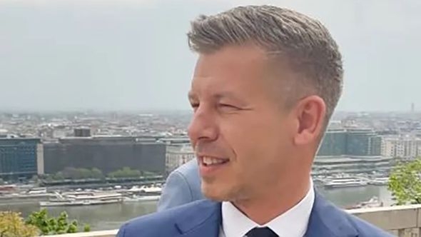 Video / Peter Mađar s balkona palate vidio Orbana, pa uradio nešto neočekivano