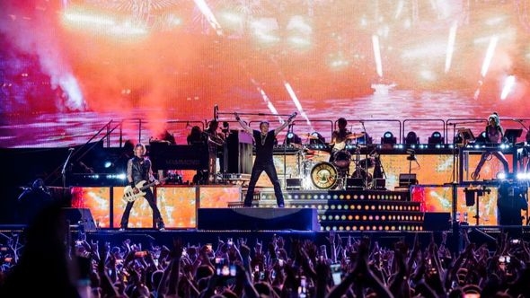 Više od tri sata rok spektakla na Ušću: Guns n’ Roses održali koncert pred 50.000 ljudi