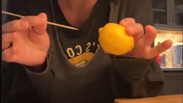 Trik za cijeđenje limuna oduševio internet: Nema nereda ni ulijepljenih ruku