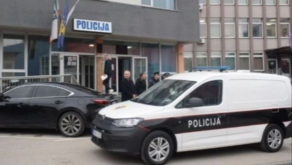 Haos u Kaknju: Muškarac nožem prijetio ljudima