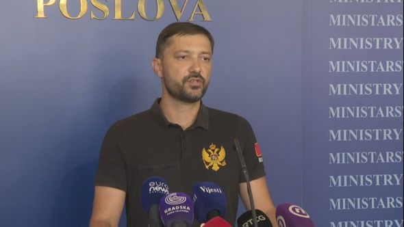 Načelnik jedinice za spašavanje: Najteža situacija od požara u Podgorici, angažovani helikopteri