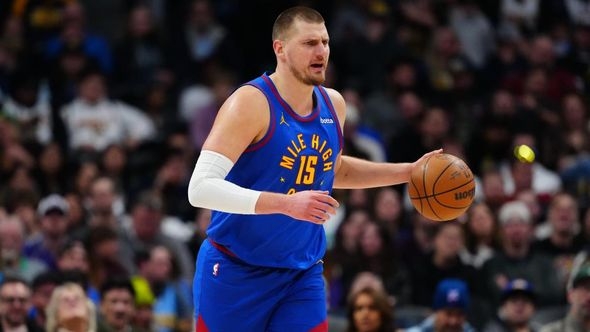 Video / Jokić zabilježio brutalan tripl-dabl: Noć obilježio pogodak preko cijelog terena
