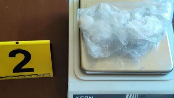 Pretresom kuće u Zenici pronađena droga i nelegalni duhanski proizvodi