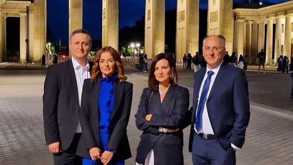 Supruga bh. ambasadora u Berlinu stala u odbranu Mirele Bećirović: "Da nije bila prisutna, isti kritičari bi prvi pitali kako to da nema nikoga iz BiH" 