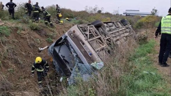 Uhapšen vozač autobusa:  Sumnja se da je izazvao tešku nesreću u kojoj su poginule tri osobe