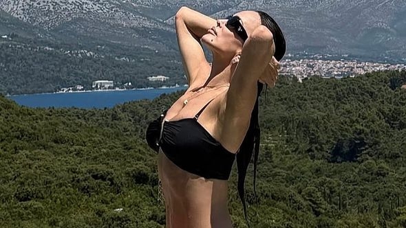Severina se pohvalila fotografijama u kupaćem kostimu pa poručila: "Mozak je seksipilniji od trbušnjaka"