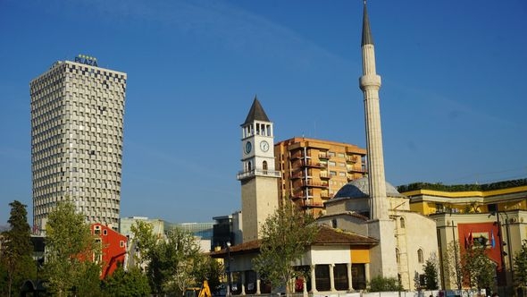 U Albaniji muslimani prvi put nakon dva stoljeća pali ispod 50 posto