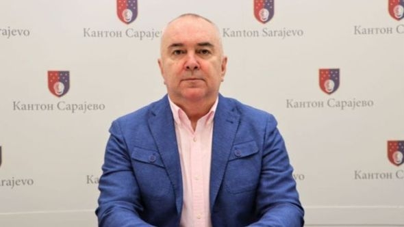 Almir Bečarević nakon Ukove ostavke: Kad premijer podnese ostavku, ostavku su podnijeli svi članovi Vlade