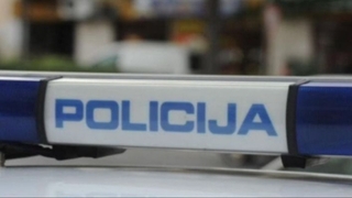 Automobil pun migranata izletio s ceste: Jedan mrtav, osam povrijeđenih, pratila ih policija