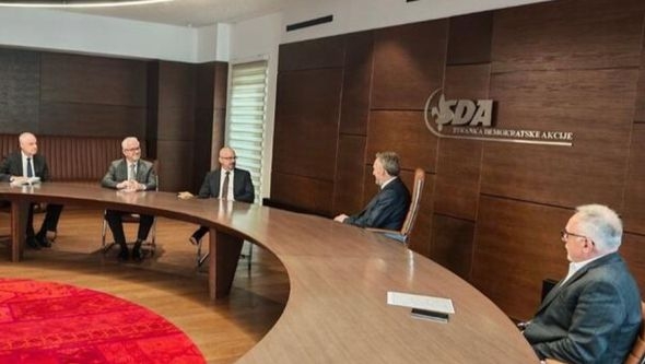 Izetbegović razgovarao s Ginkelom: Objavljeni detalji sastanka u Sarajevu