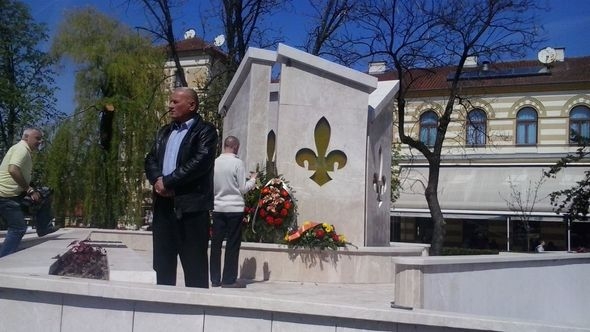 Oštećen spomenik Armiji RBiH u Brčkom: Policija kaže da je sve posljedica dječije igre