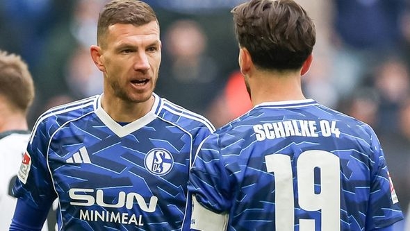 Edin Džeko zaobišao golmana, pa promašio prazan gol 