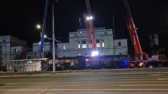Video / Počelo uklanjanje tramvaja smrti s mjesta nesreće