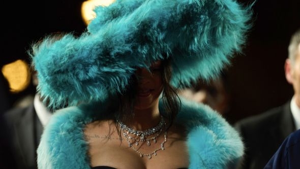Mislite da je lako biti superzvijezda? Rihanna pokazala kako izgleda njena noć