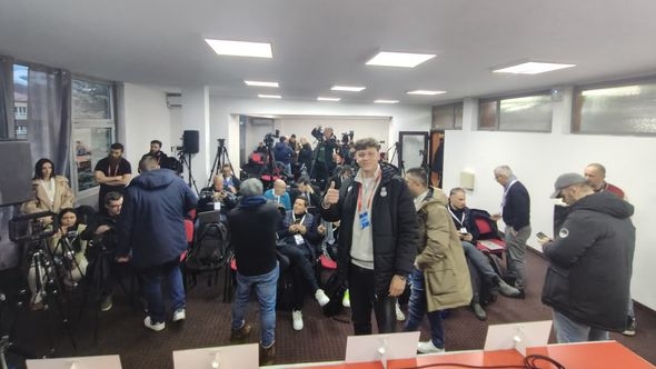 Video / Krcata pres sala na Bilinom polju pred obraćanje Italijana