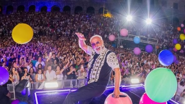 Dino Merlin napravio spektakl u prepunoj pulskoj Areni : Veliki događaj za malog dječaka s Miljacke