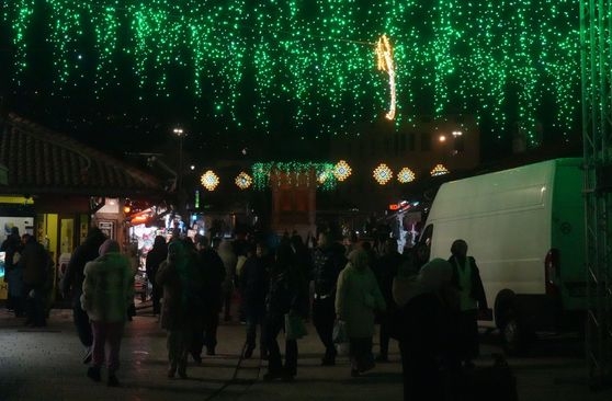 Sarajevo za ramazan: Ulice ukrašene, atmosfera ispunjena tihom radošću