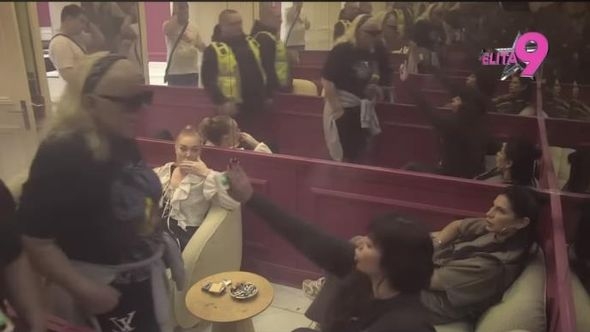 Sve što nosi moje prezime, do groba si mi dirnuo: Oilo se Bijelom kućom