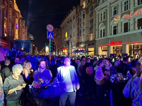 Velika euforija pred nastup Lajle Benitez: Sarajlije i turisti se okupljaju