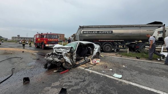 Gračanički vatrogasci iz smrskanog vozila spasili Miloša Velimirovića