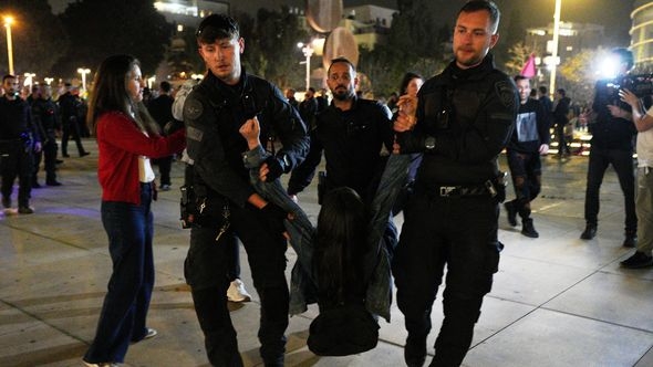 Haos u Tel Avivu: Policija se sukobila s demonstrantima koji protestuju protiv rata u Iranu