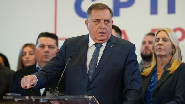 Dodik održao govor nakon pobjede Karana: "Opet ćemo ih deklasirati u oktobru, požalit će balije za mnom kada vide šta će Karan uraditi"