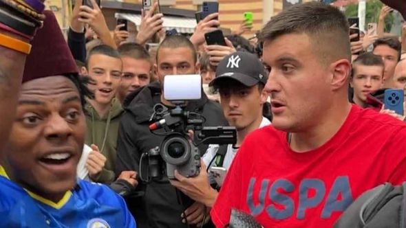 TikToker Đenis Hujić imao je blizak susret sa IShow Speedom: "Obukao sam masku čim me ugledao"