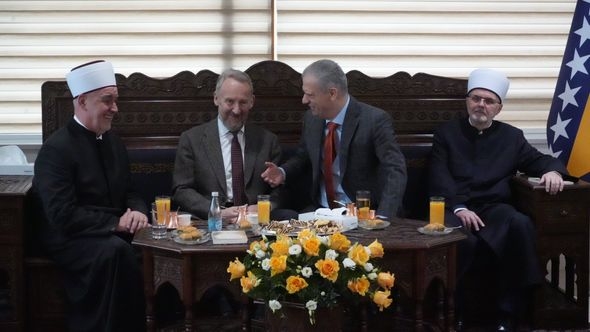 Bajramsko čestitanje kod reisa Kavazovića: Kafa i druženje uz prisustvo brojnih zvaničnika