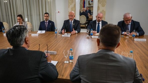 Američki kongresmeni se sastali sa Sinišom Karanom: Naglasili su važnost saradnje u okviru ustavnog poretka BiH