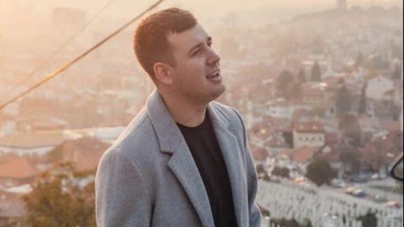 Valentino Perutina za "Avaz": Prijatelj policajac me na privatnom motoru odvezao od aerodroma do supruge, čekala me s bebom