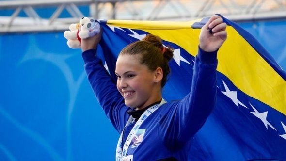 Lana Pudar zanimljivom fotografijom obilježila svoj 18. rođendan