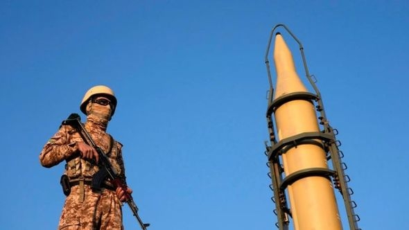 Iranska vojska uoči pregovora: Prsti su nam na okidaču