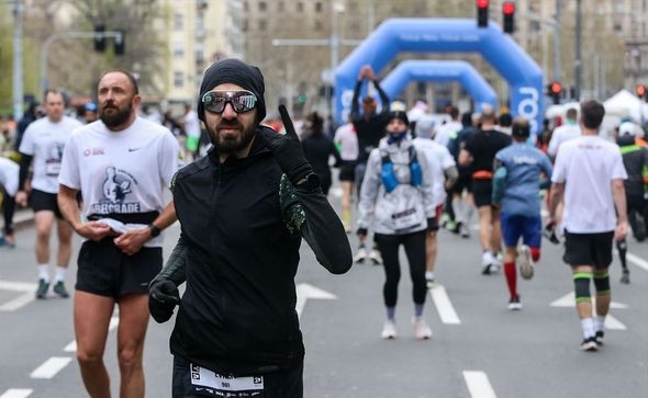 Uz rekordan broj učesnika krenuo Beogradski maraton