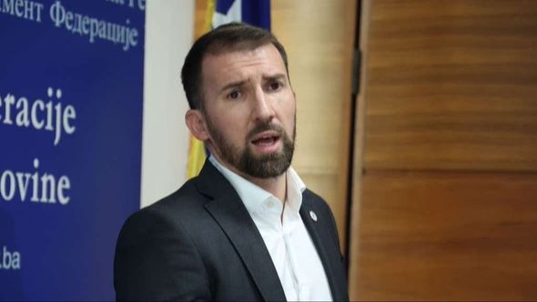 Video / Delić se snimao i objašnjavao zašto je patriotski da 2. mart bude radni dan, Vlada FBiH ga proglasila neradnim