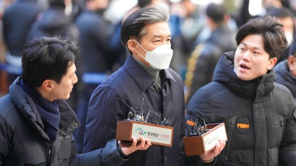 S. Korean court sentences ex-minister to 2 years in prison