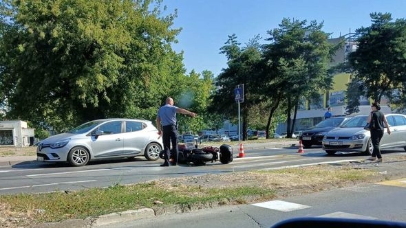 Težak sudar u Tuzli: Motociklista prevezen u UKC