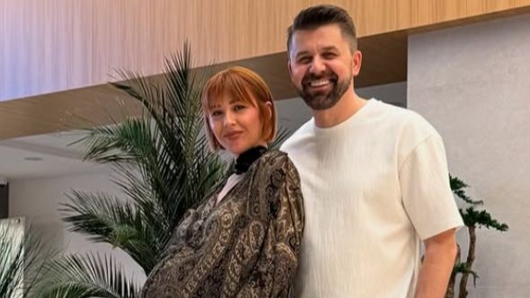 Pogledajte preslatku porodičnu fotografiju Amela i Jelene Ćurić
