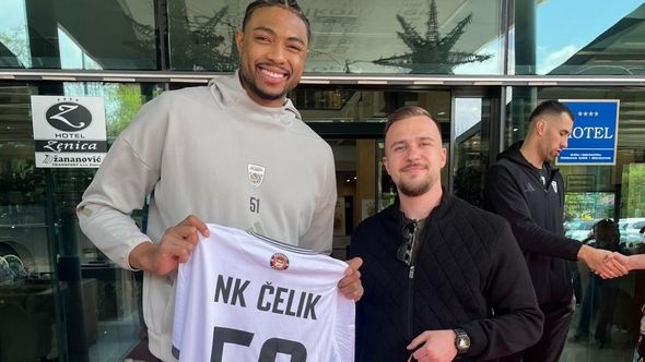 Čelnici Čelika obišli košarkaše Dubaija i uručili im dres zeničkog kluba